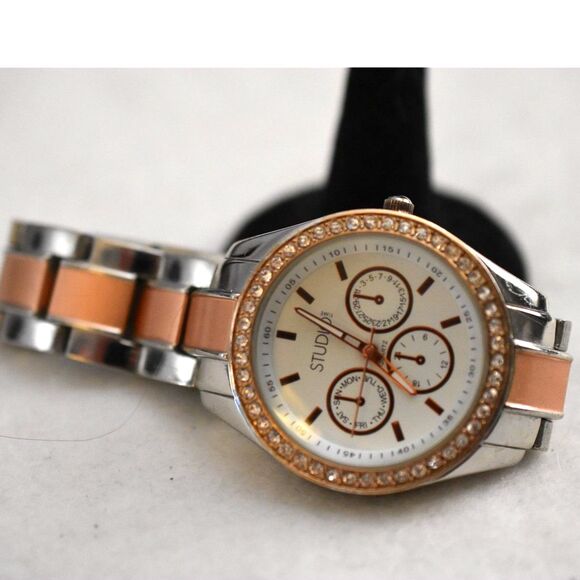 Studio Stunning Rose/Silver Tone Link Band Rhinestone Accent New Battery Watch - Picture 1 of 3